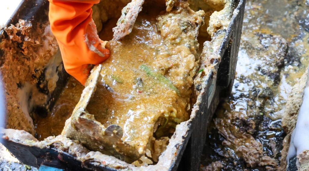 Maintenance Tips: How To Clean A Commercial Grease Trap In Iowa